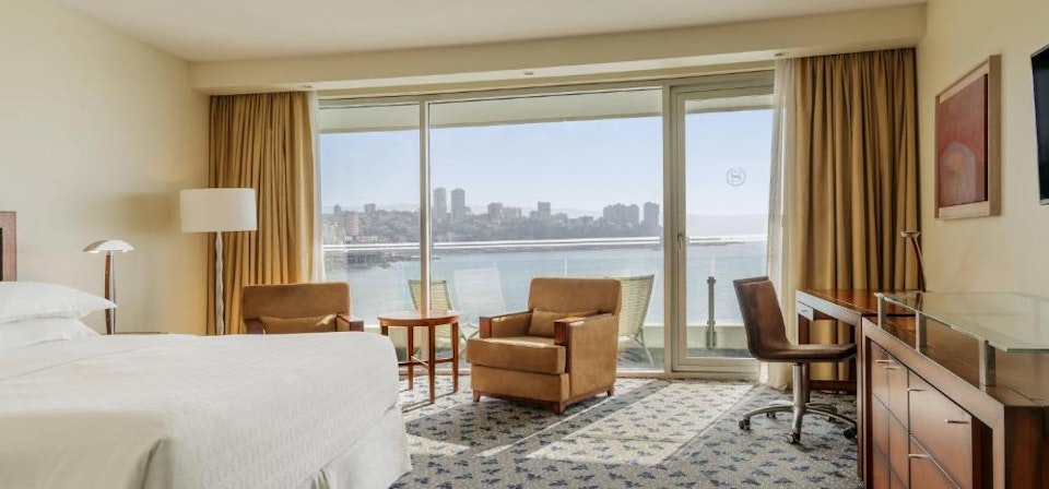 Classic, Guest room, 1 Queen, Ocean view, Balcony