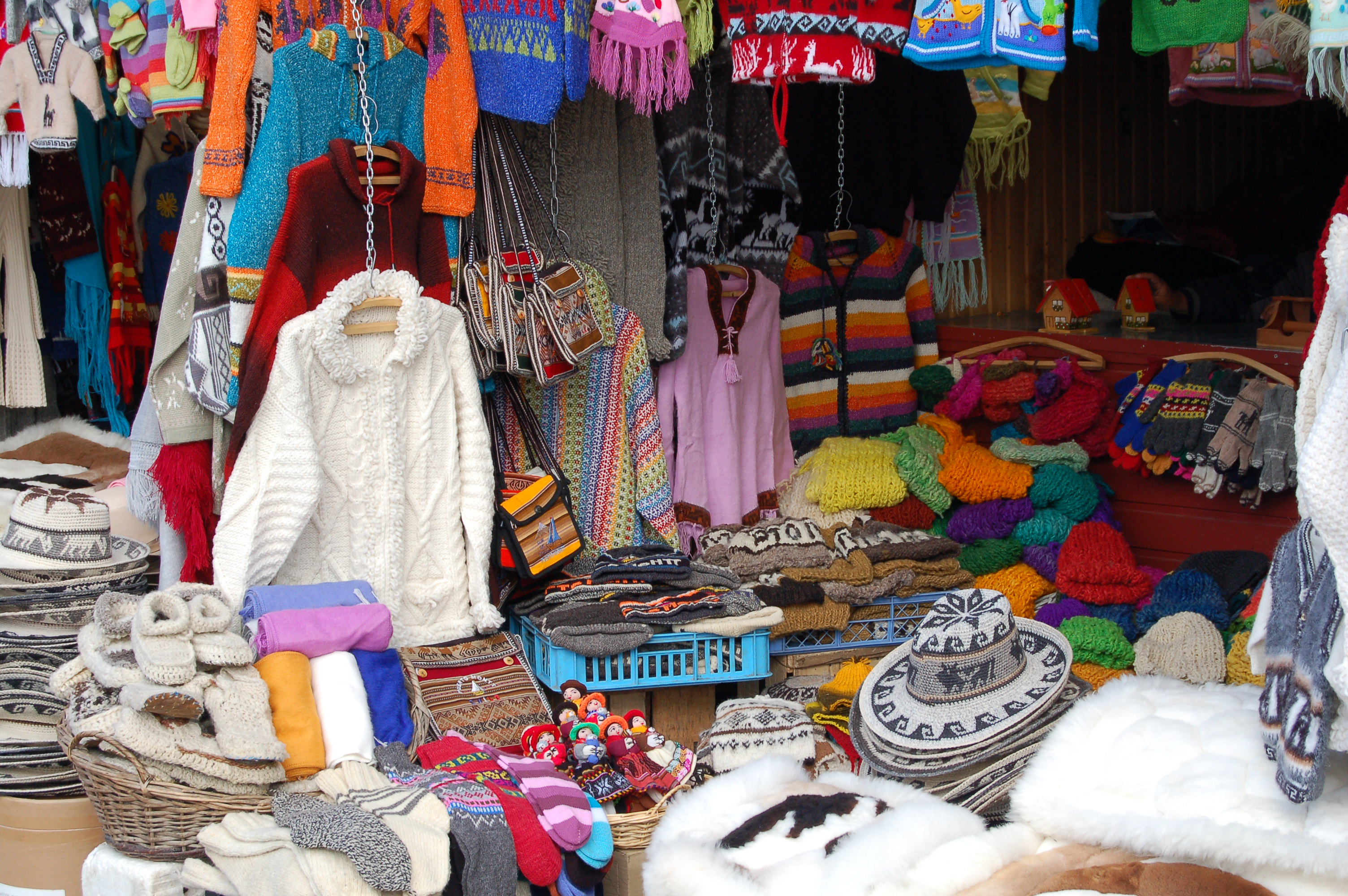 Tour en Puerto Montt - Puerto Varas - Frutillar - Chiloé - Petrohué