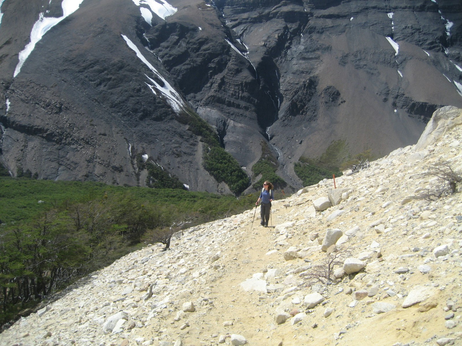 Trekking to Torres del Paine Base - imagen #13