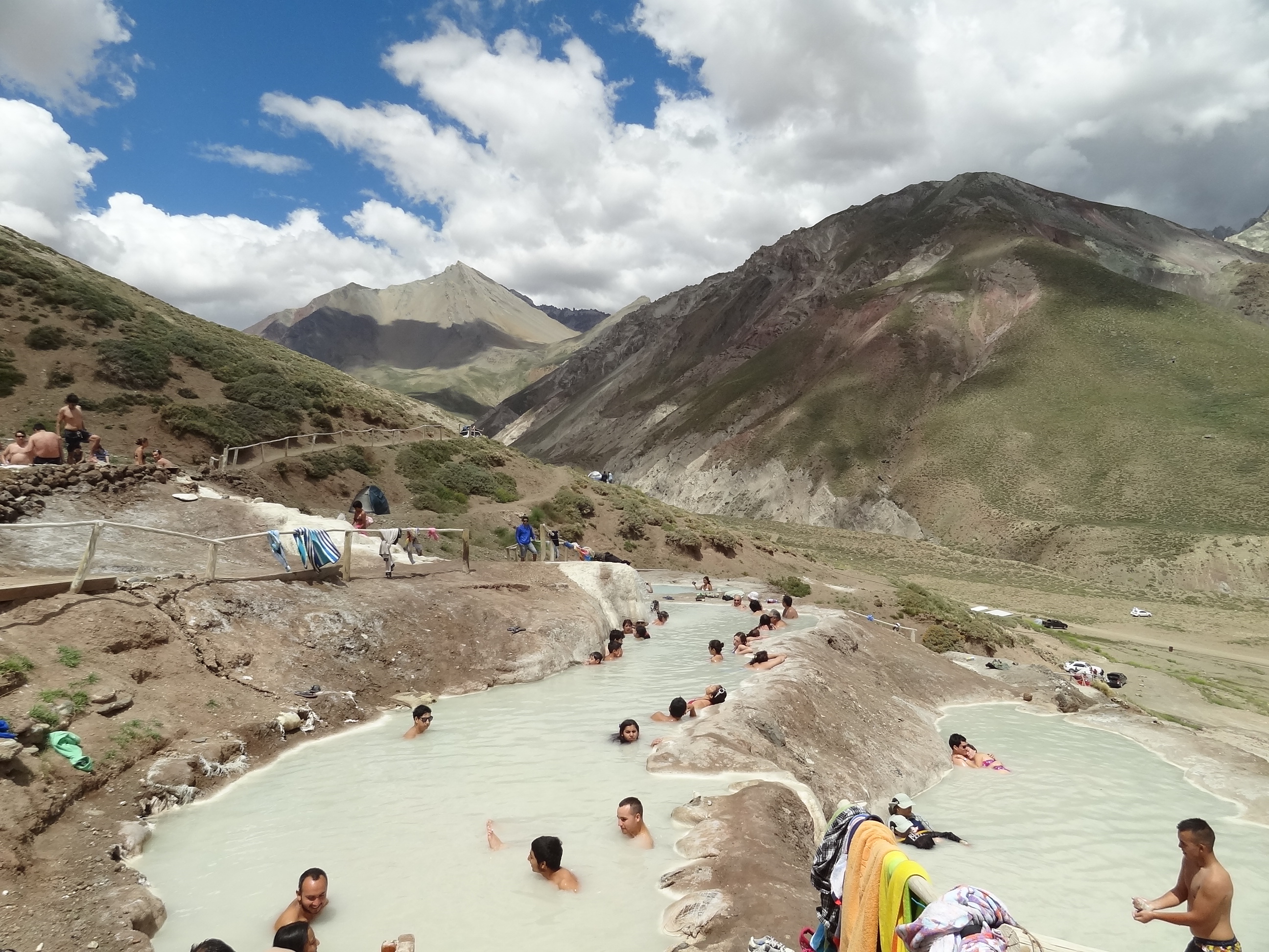Aguas Termales Baños Colina - Volcán y Termas