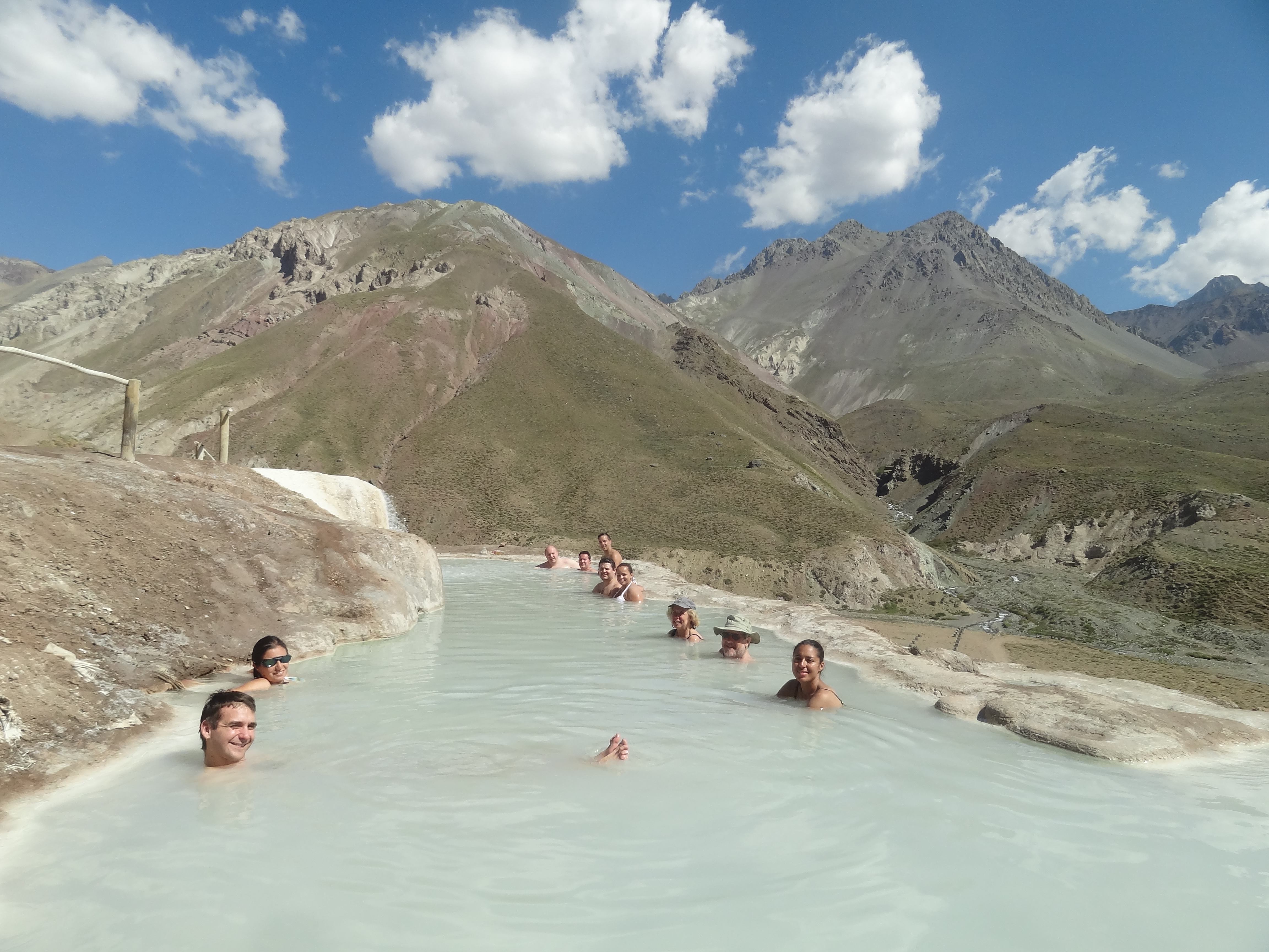 Aguas Termales Baños Colina - Volcán y Termas