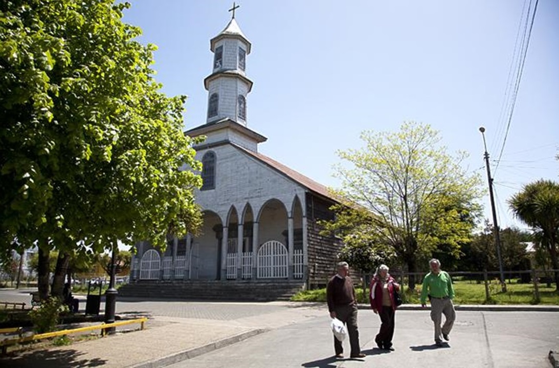 Chiloé Island: Castro and Dalcahue